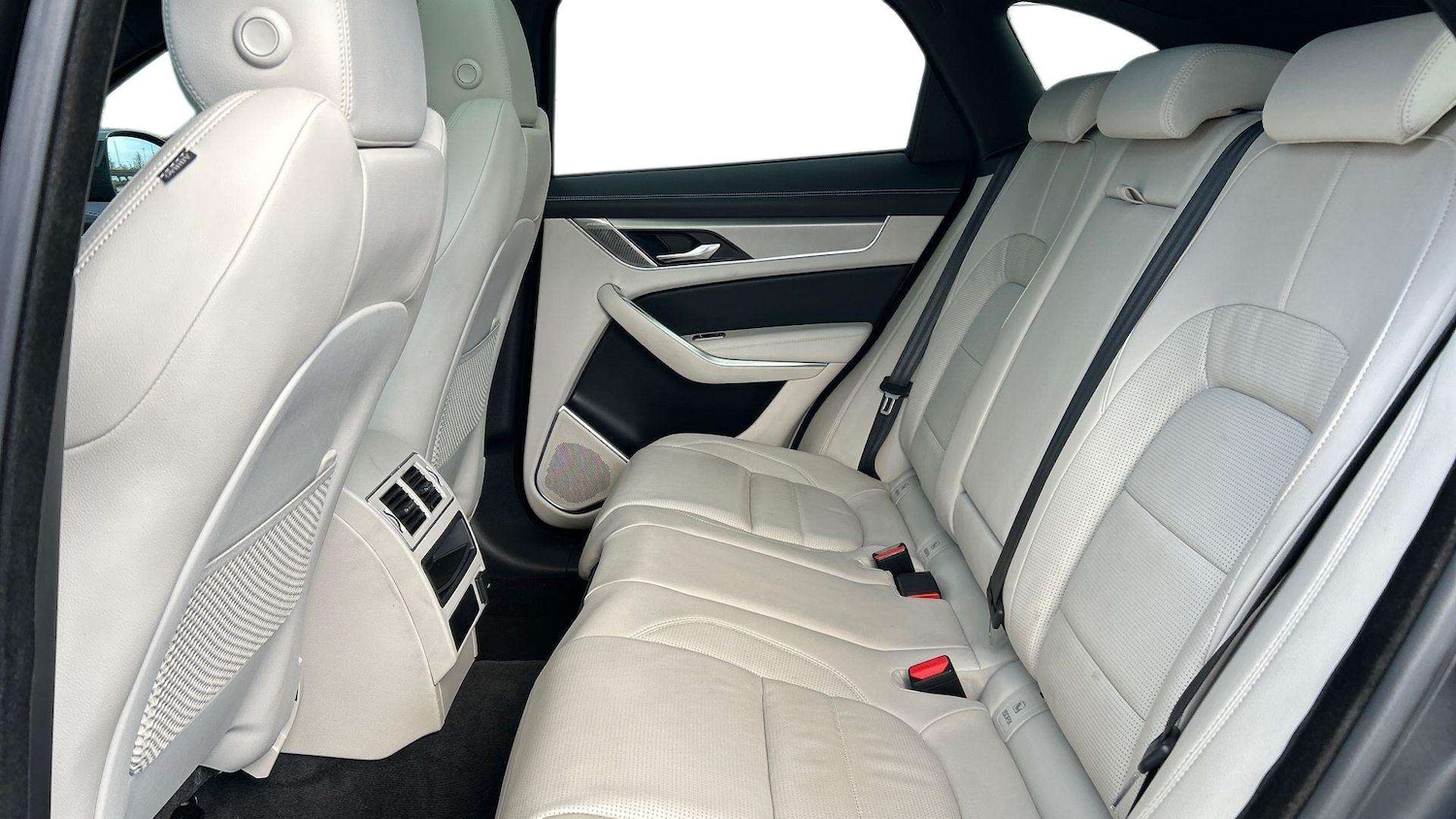 Used Jaguar F-Pace 2023 for sale - 77123295: Photo 4