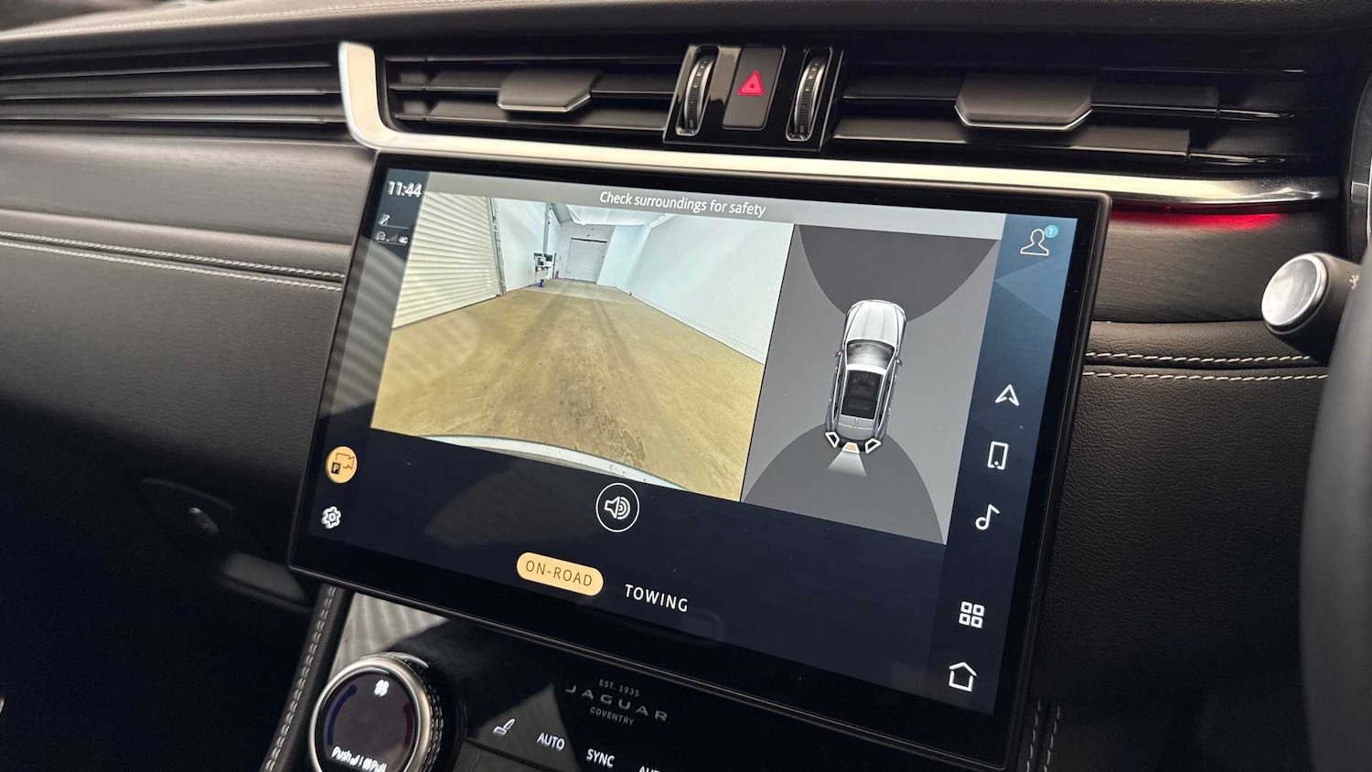 Used Jaguar F-Pace 2023 for sale - 76460240: Photo 12