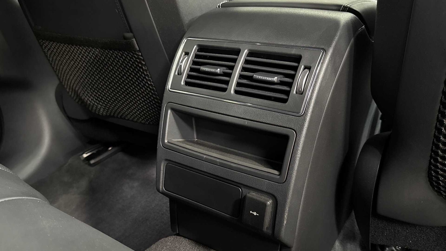 Used Jaguar F-Pace 2023 for sale - 76460240: Photo 18