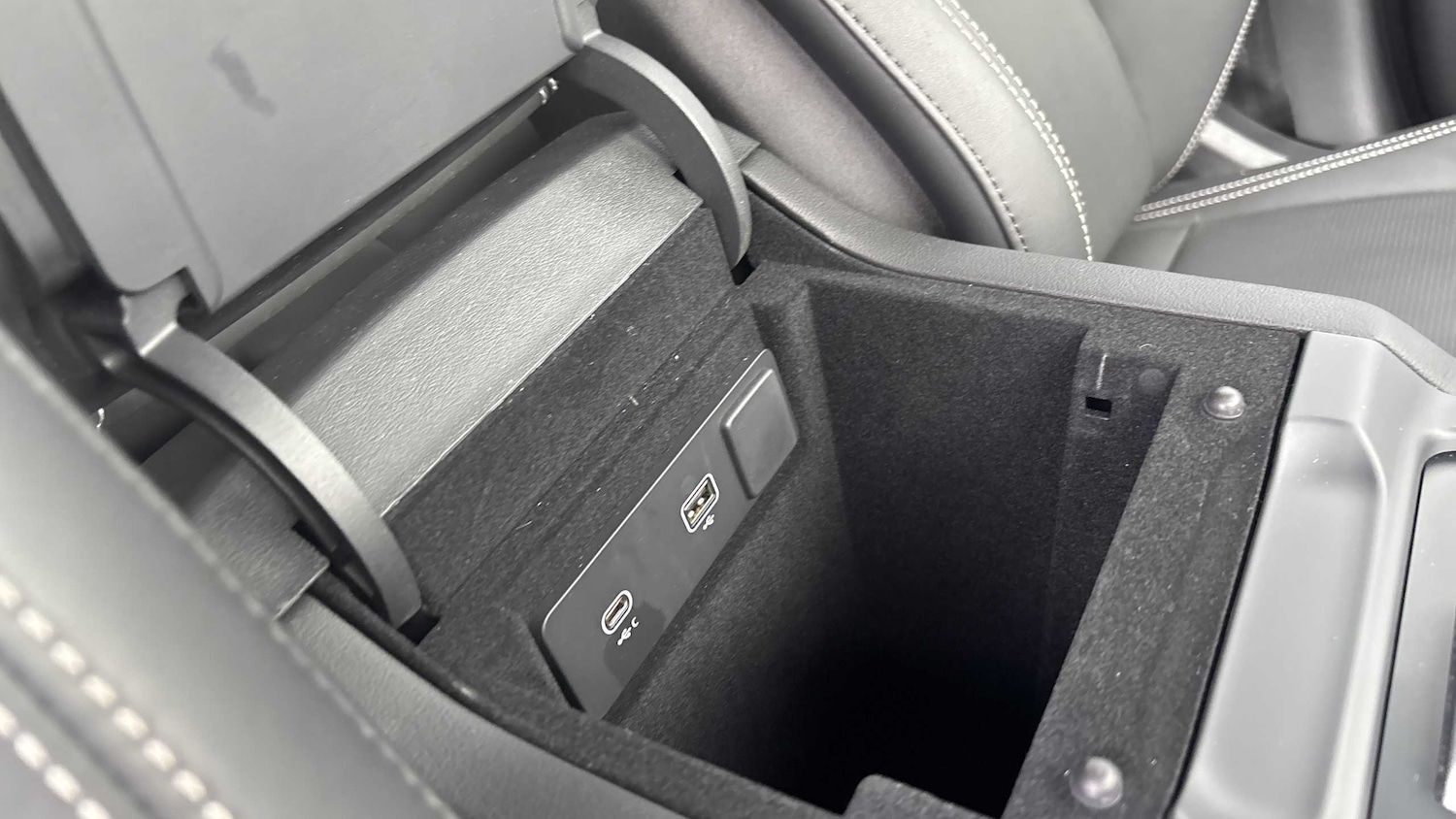 Used Jaguar F-Pace 2023 for sale - 76460240: Photo 31