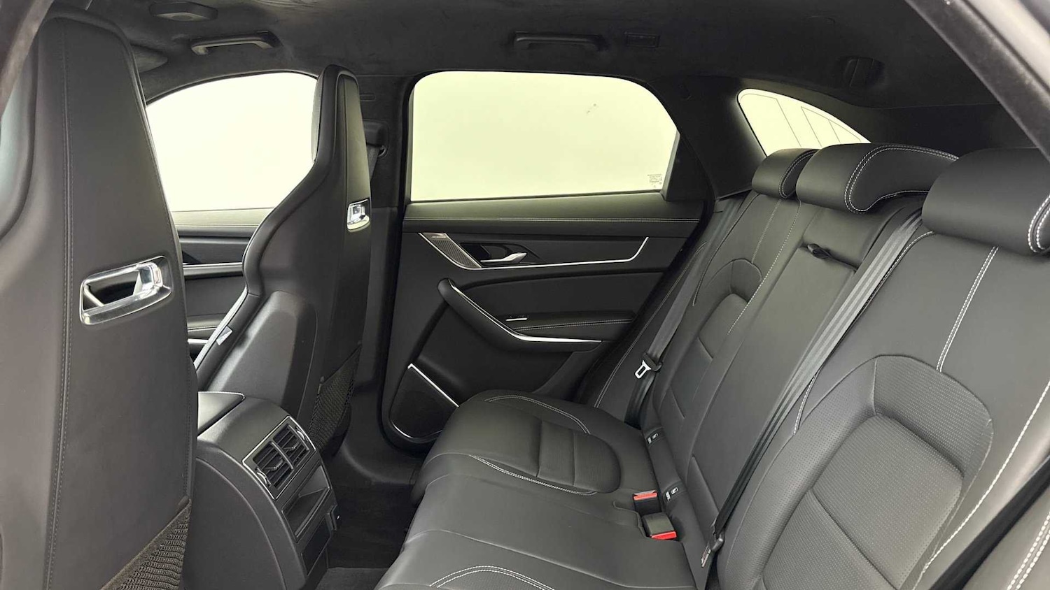 Used Jaguar F-Pace 2023 for sale - 76460240: Photo 4