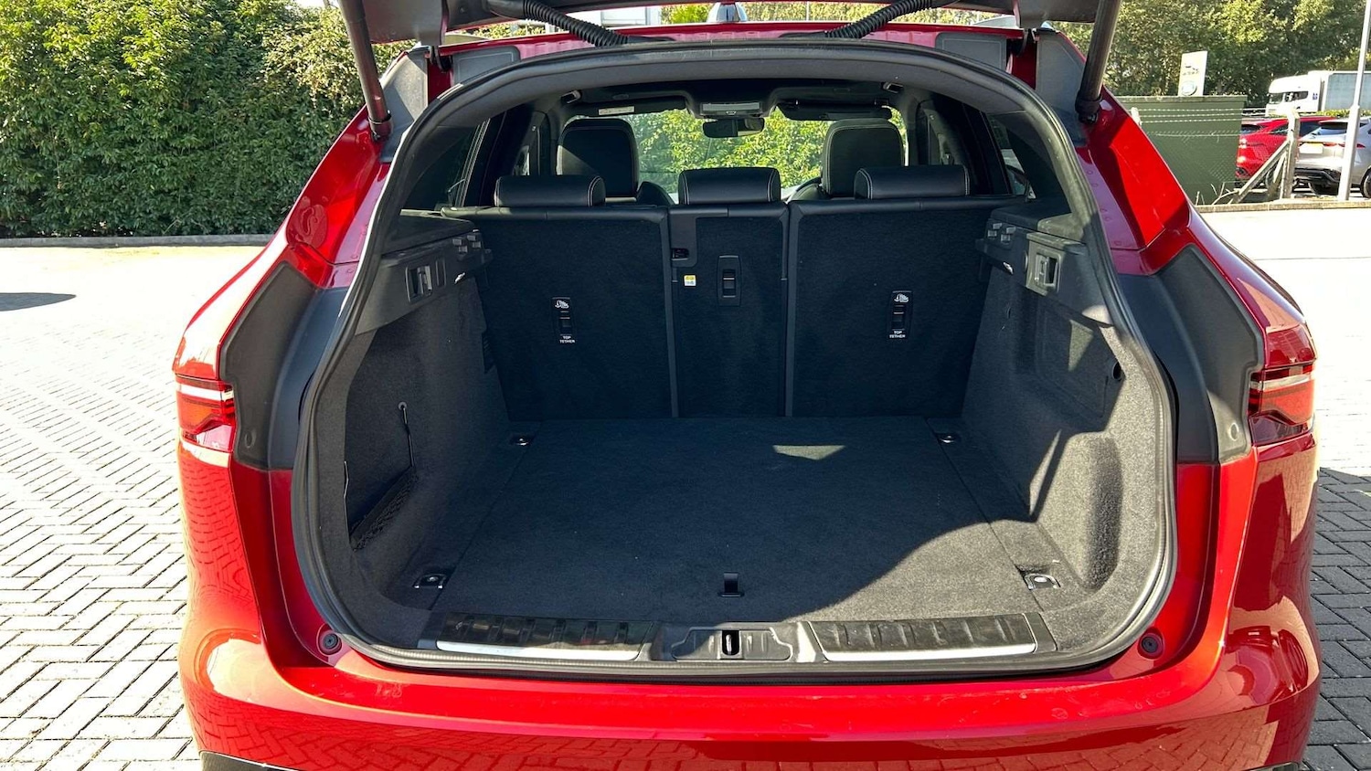 Used Jaguar F-Pace 2023 for sale - 76460513: Photo 10