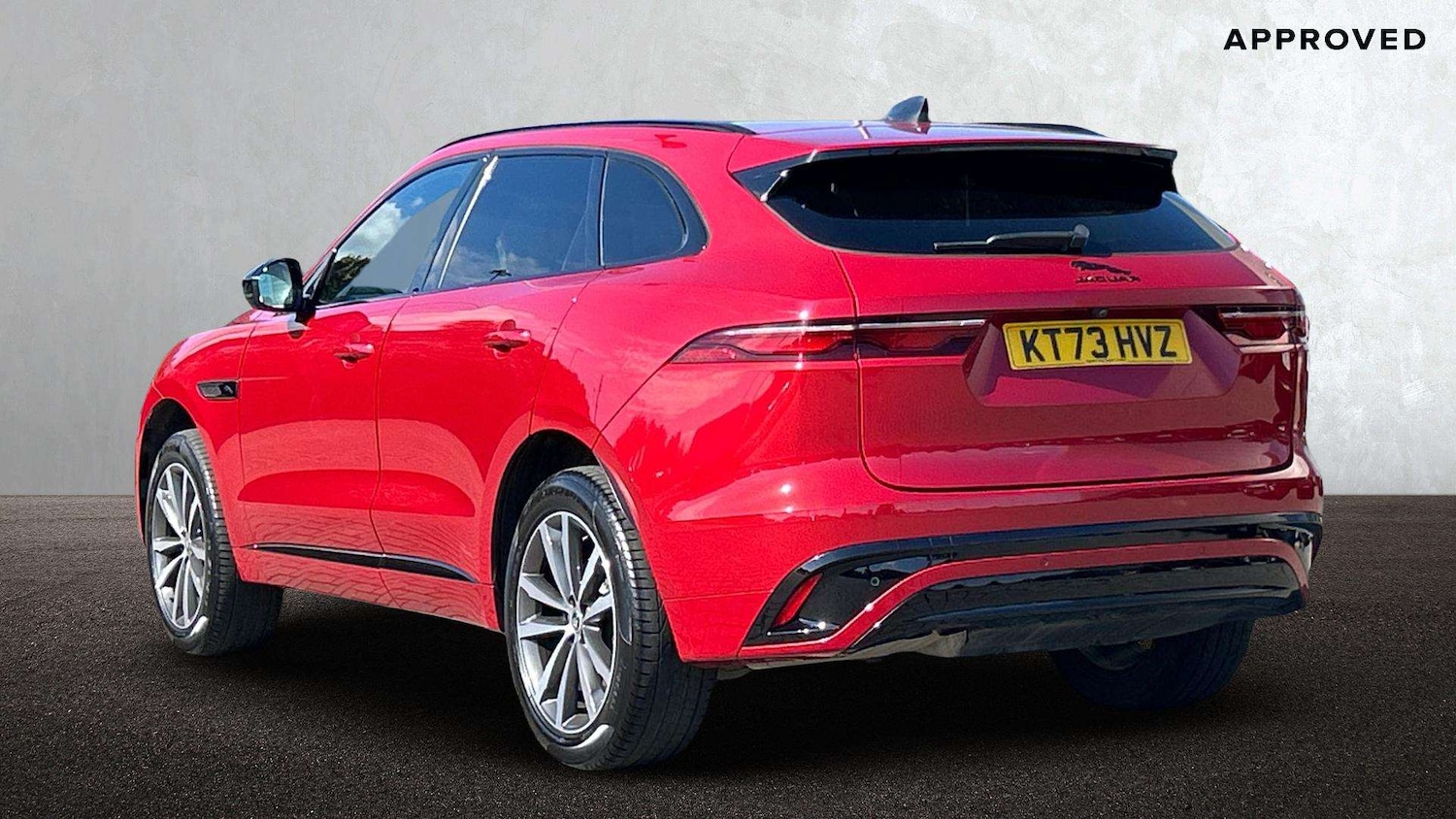 Used Jaguar F-Pace 2023 for sale - 76460513: Photo 2