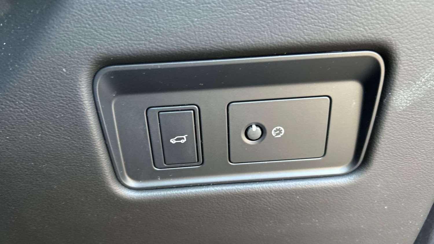 Used Jaguar F-Pace 2023 for sale - 76460513: Photo 32