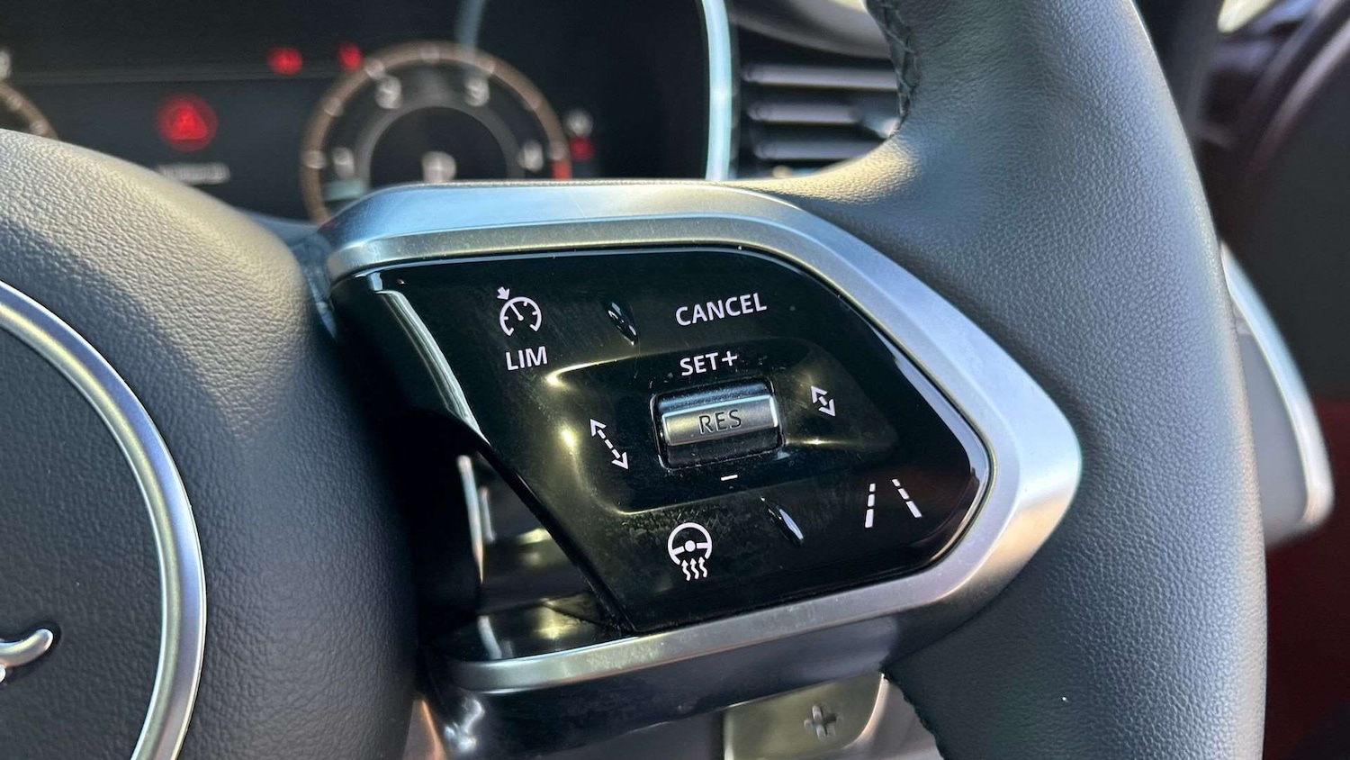 Used Jaguar F-Pace 2023 for sale - 76460513: Photo 34