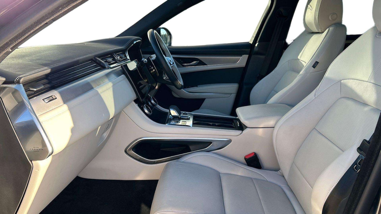 Used Jaguar F-Pace 2023 for sale - 76916195: Photo 3