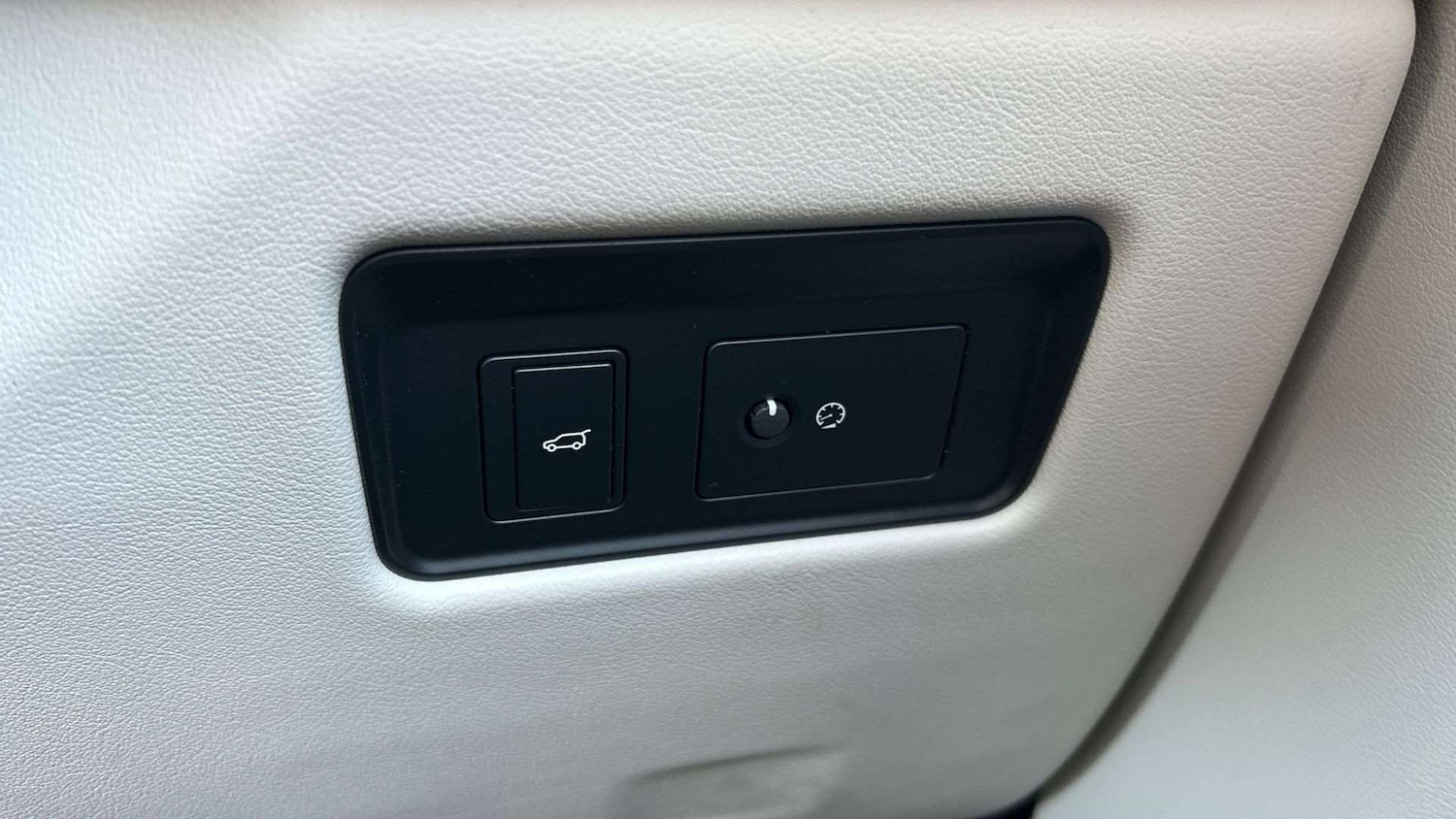 Used Jaguar F-Pace 2023 for sale - 76916195: Photo 35