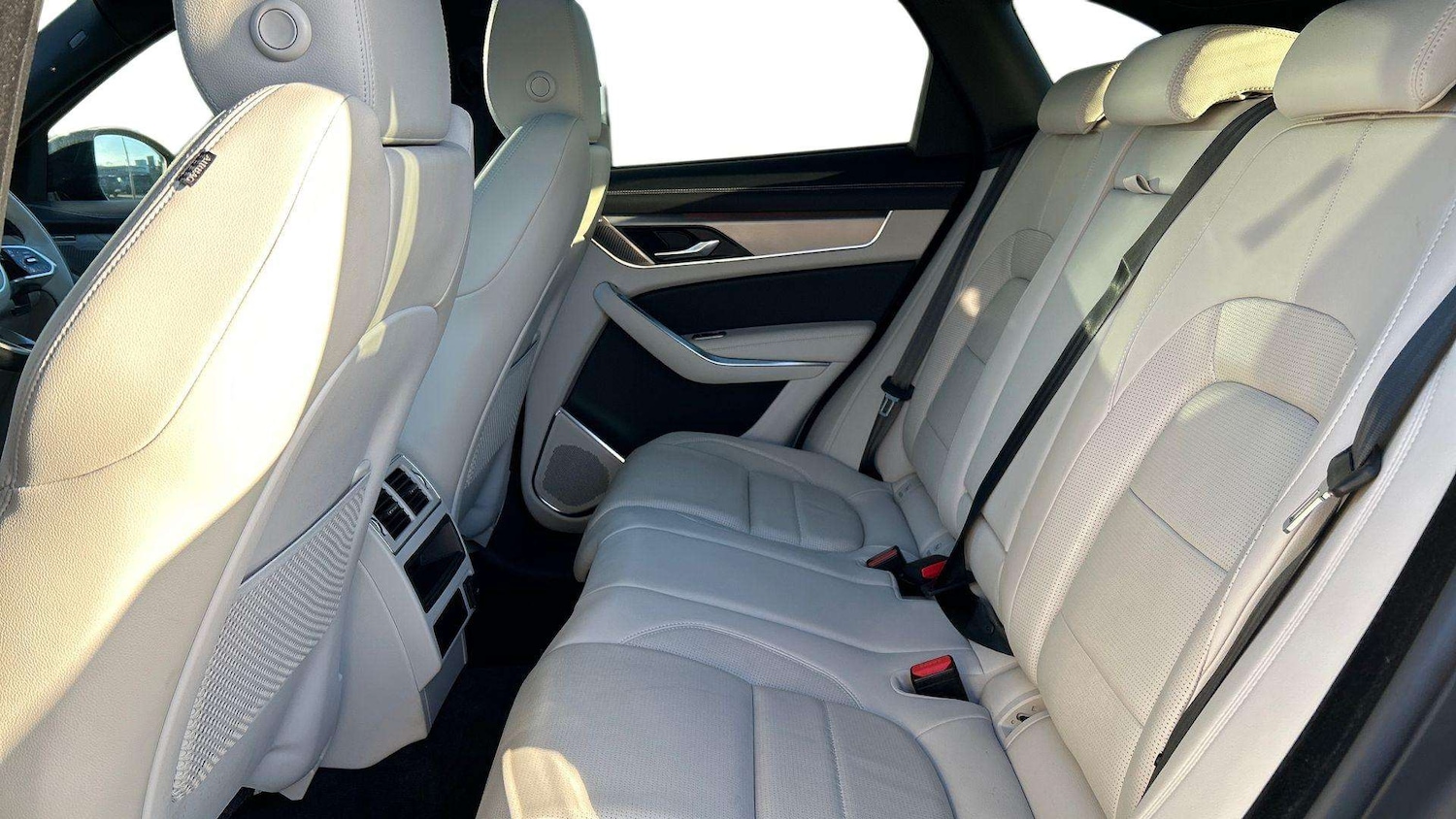 Used Jaguar F-Pace 2023 for sale - 76916195: Photo 4