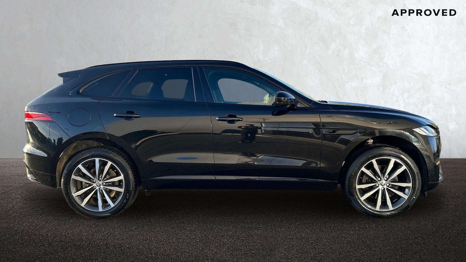 Used Jaguar F-Pace 2023 for sale - 76916195: Photo 5