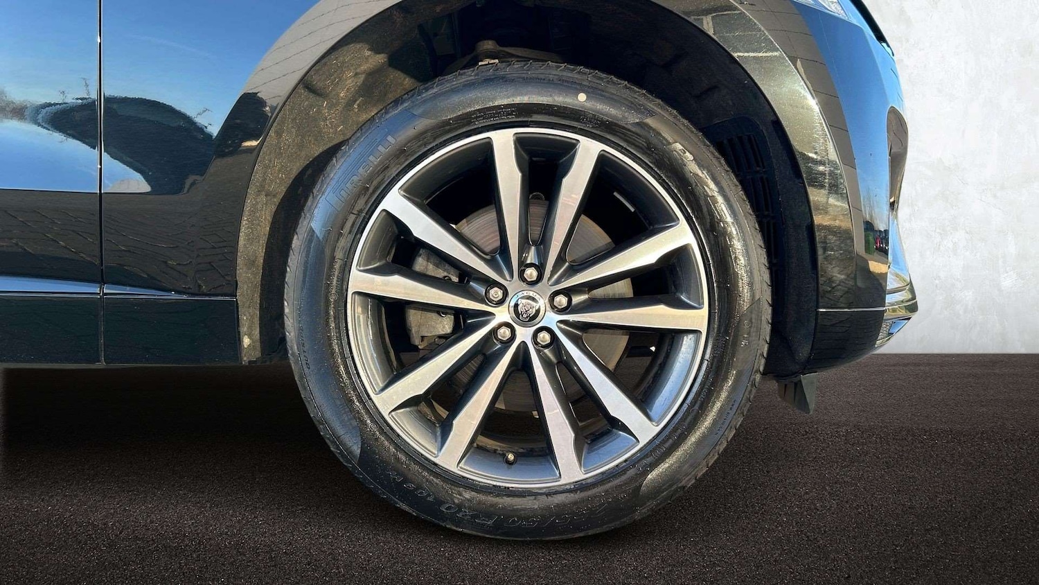 Used Jaguar F-Pace 2023 for sale - 76916195: Photo 8