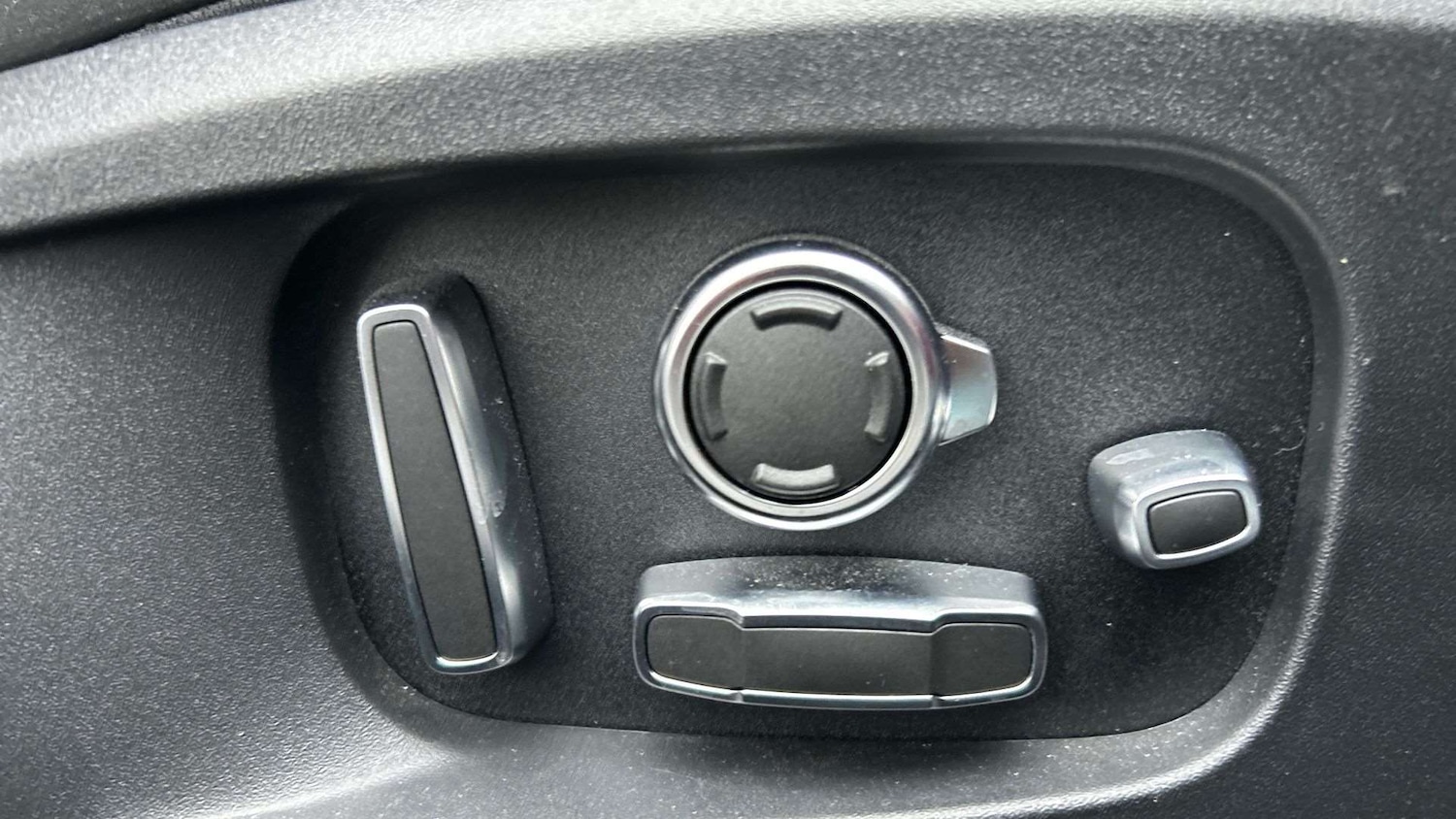 Used Jaguar XF 2024 for sale - 76875843: Photo 23