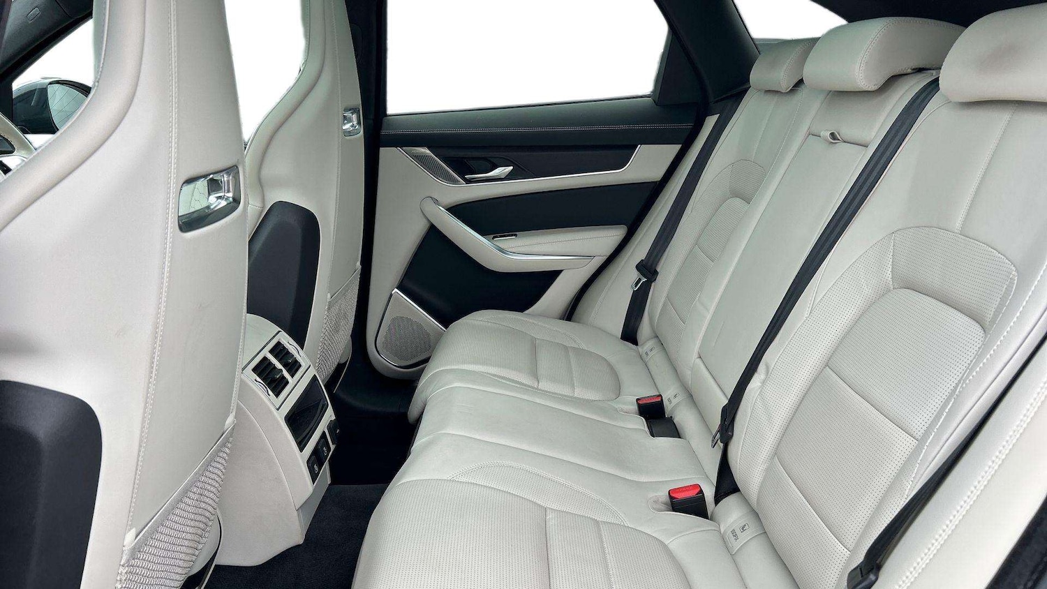 Used Jaguar F-Pace 2024 for sale - 77772312: Photo 4