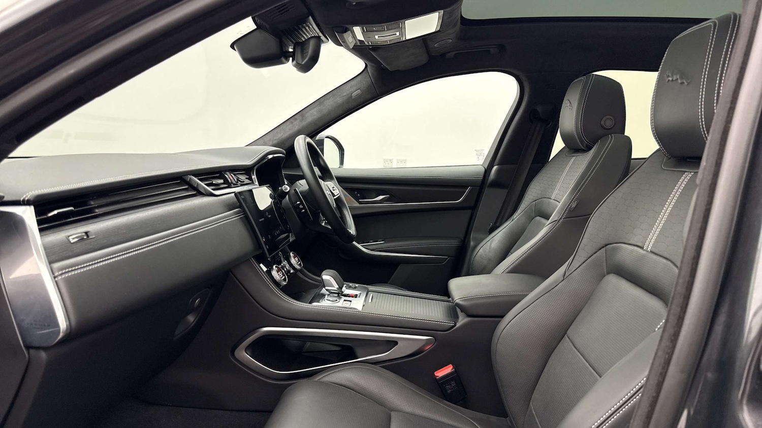 Used Jaguar F-Pace 2024 for sale - 77443325: Photo 3