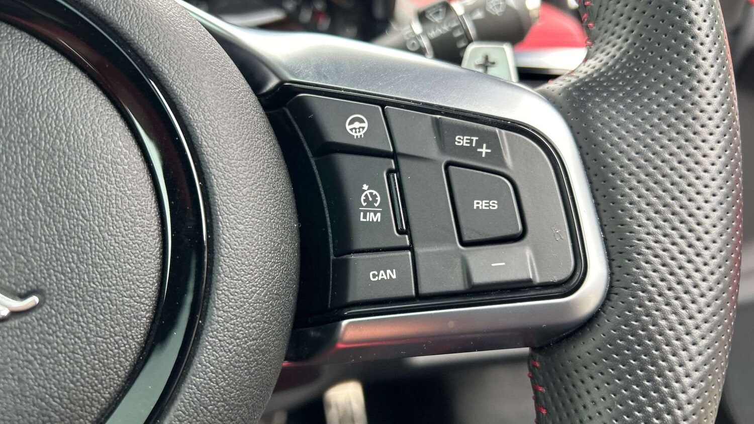 Used Jaguar F-Type for sale - 77972572: Photo 33