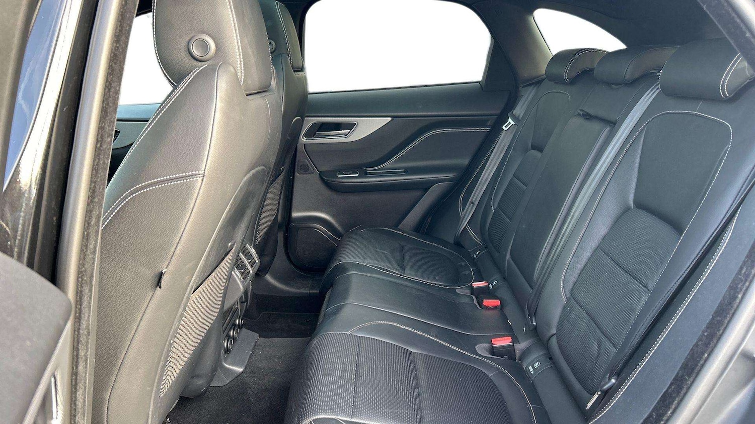 Used Jaguar F-Pace 2019 for sale - 78187861: Photo 4