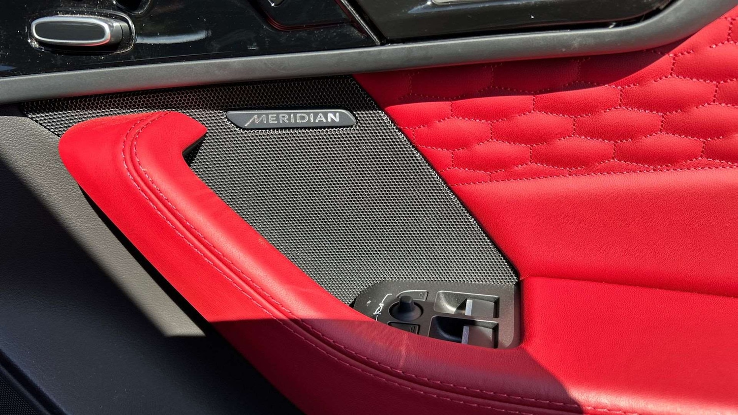 Used Jaguar F-Type 2023 for sale - 76459963: Photo 28