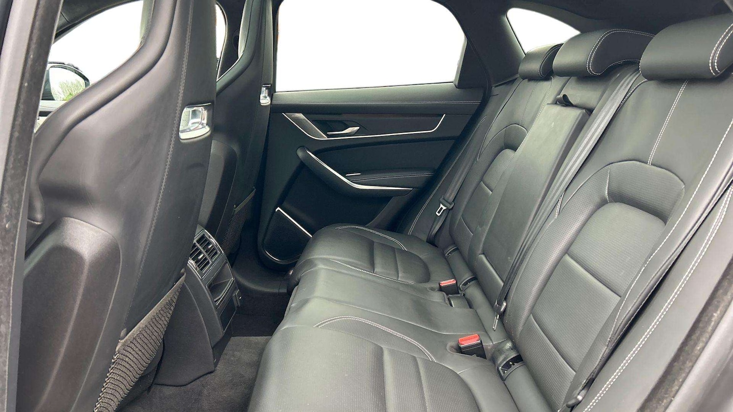 Used Jaguar F-Pace 2023 for sale - 76978896: Photo 4