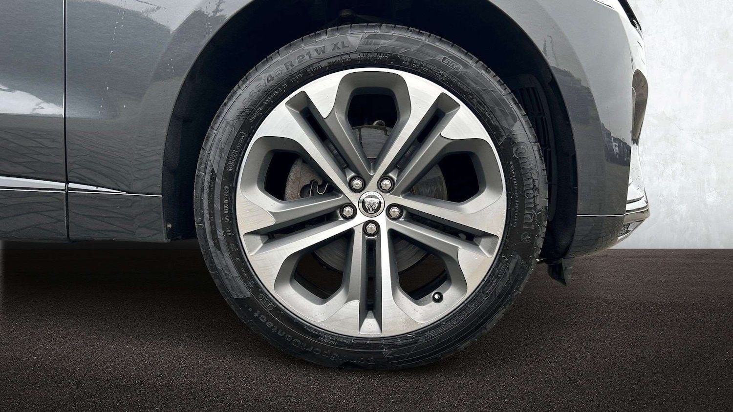 Used Jaguar F-Pace 2023 for sale - 76978896: Photo 8