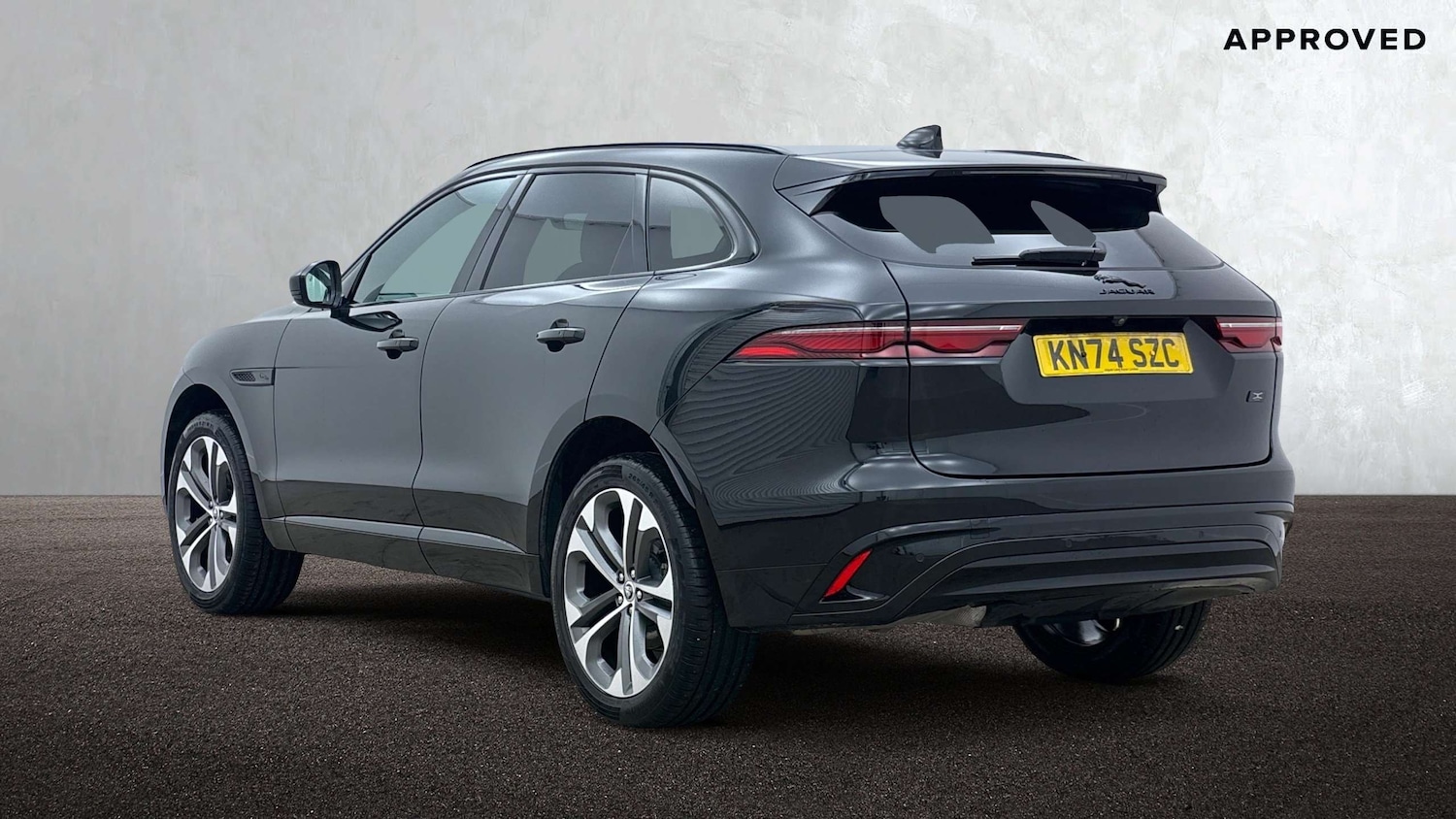 Used Jaguar F-Pace 2024 for sale - 77674684: Photo 2