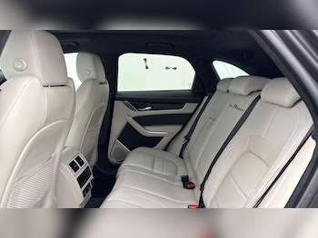 Used Jaguar F-Pace 2024 for sale - 77674684: Photo