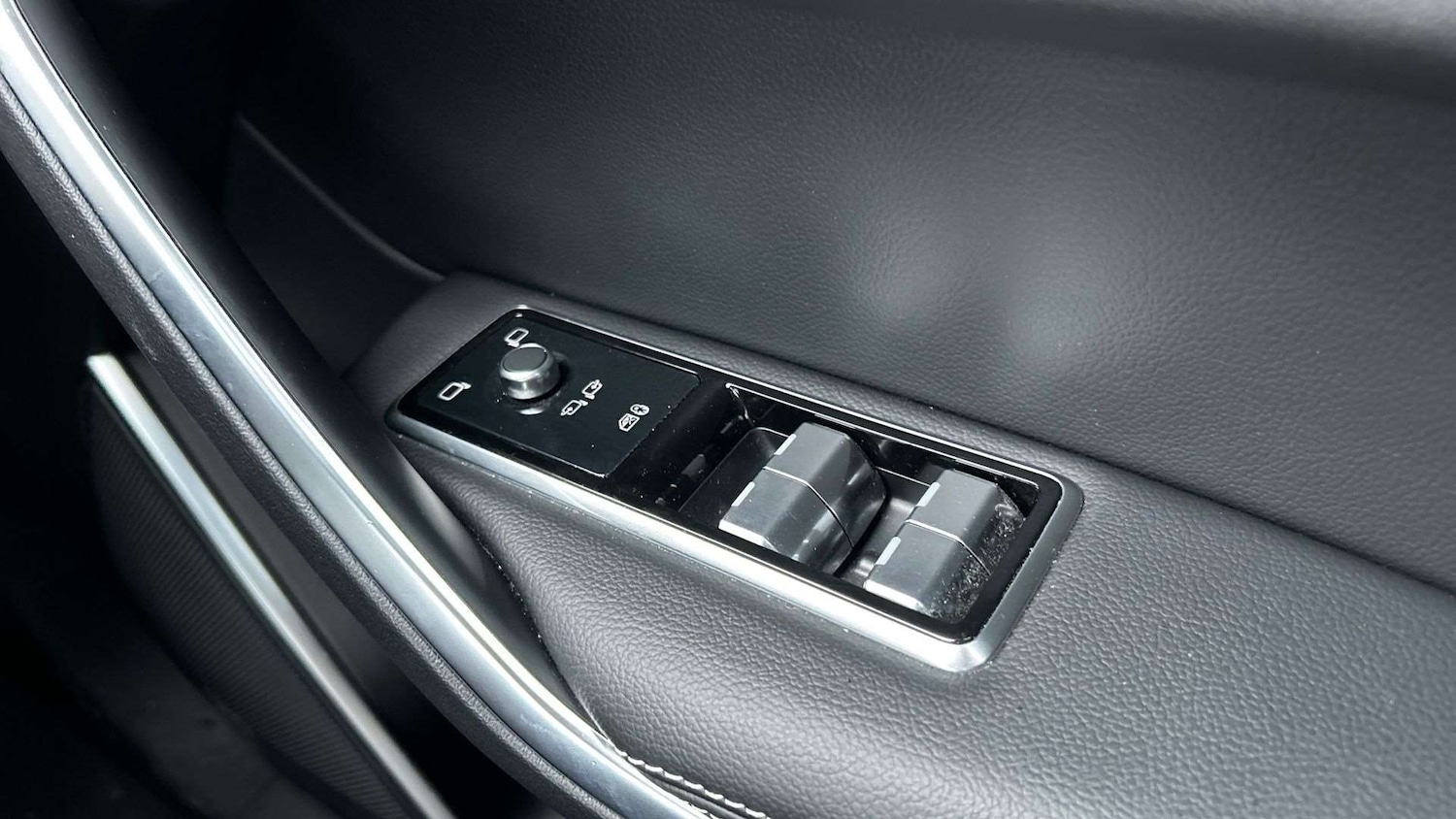 Used Jaguar F-Pace 2023 for sale - 77123344: Photo 33