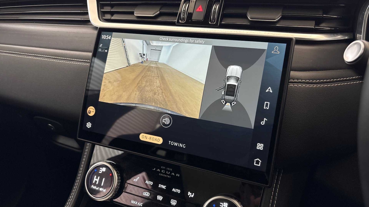 Used Jaguar F-Pace 2023 for sale - 76460176: Photo 12