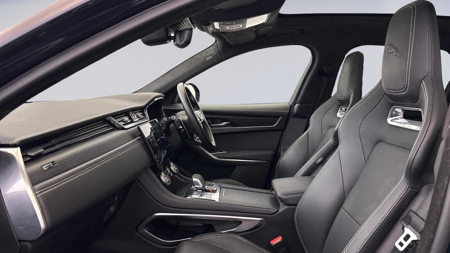 Used Jaguar F-Pace 2023 for sale - 76460176: Photo 3