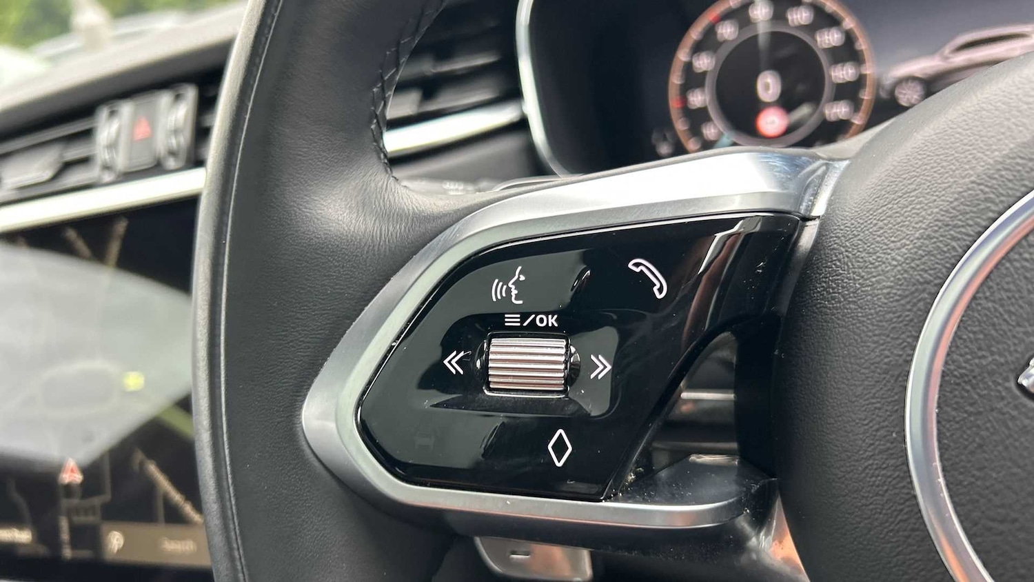 Used Jaguar F-Pace 2023 for sale - 76460176: Photo 34