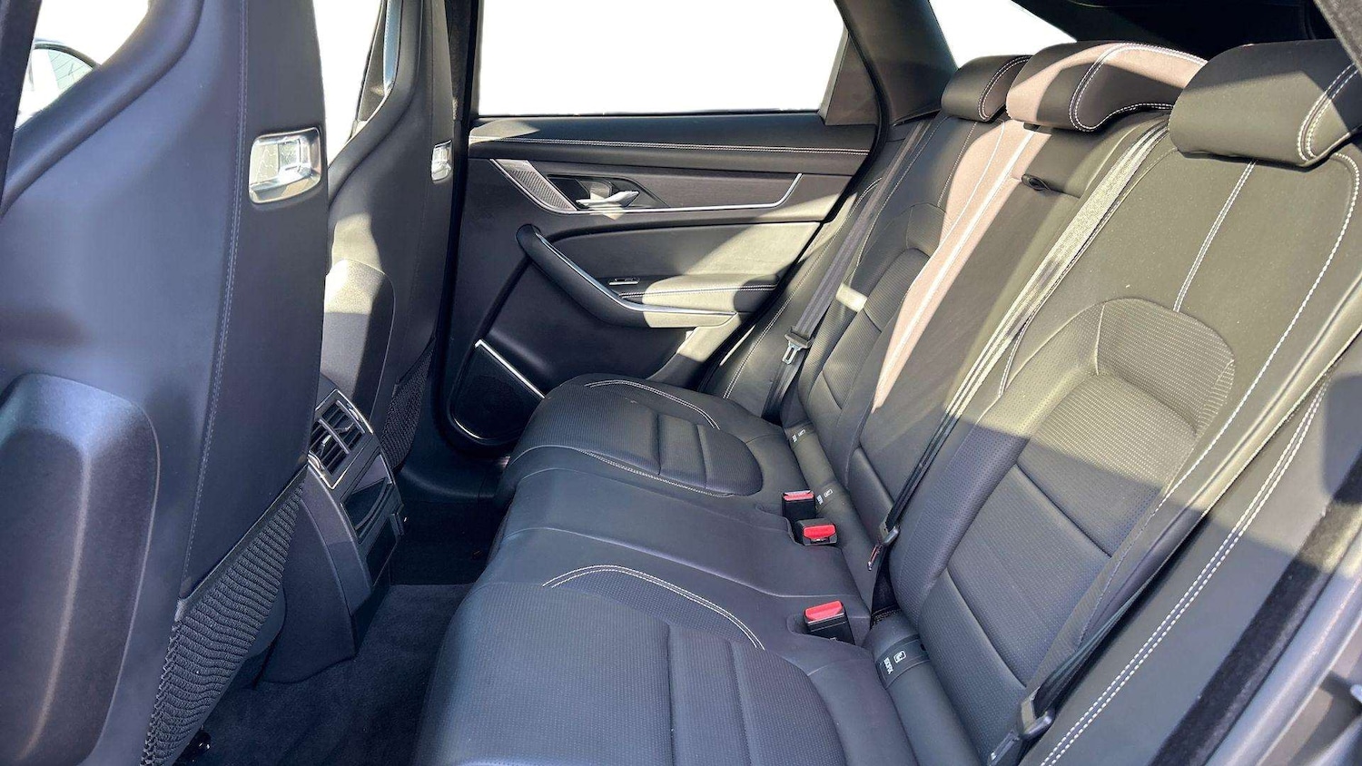 Used Jaguar F-Pace 2023 for sale - 77348074: Photo 4