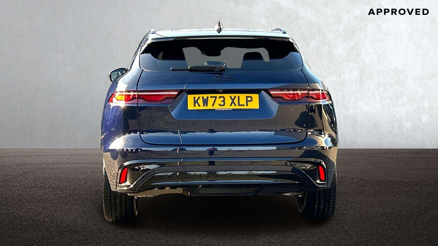 Used Jaguar F-Pace 2023 for sale - 77348074: Photo 6