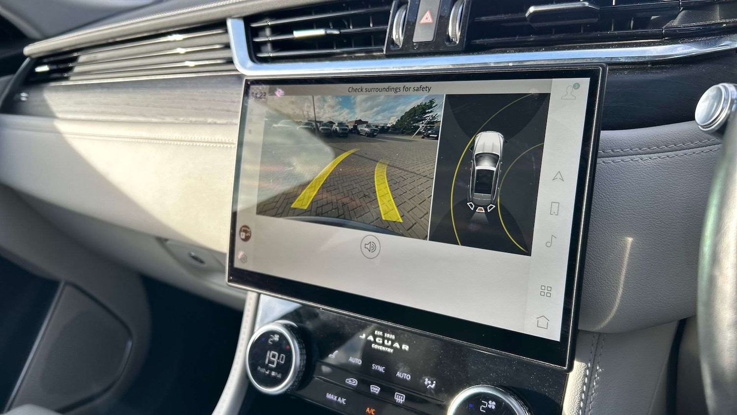 Used Jaguar F-Pace 2022 for sale - 77282052: Photo 12