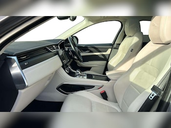 Used Jaguar F-Pace 2022 for sale - 77282052: Photo