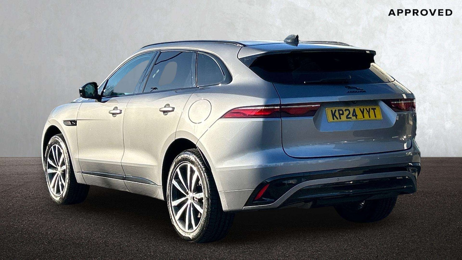 Used Jaguar F-Pace 2024 for sale - 77373927: Photo 2