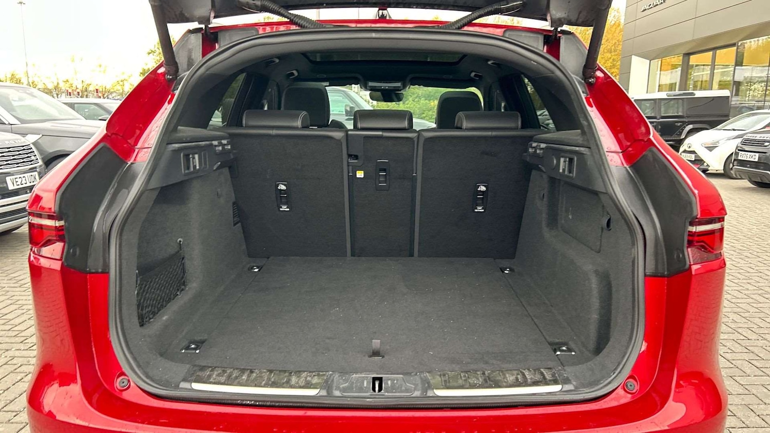 Used Jaguar F-Pace 2023 for sale - 76488105: Photo 10