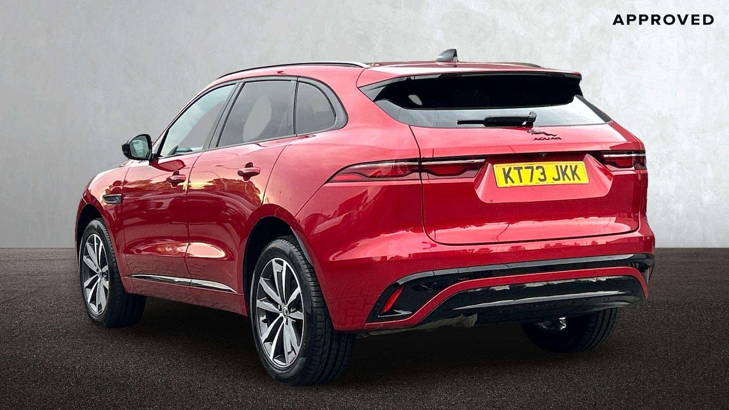 Used Jaguar F-Pace 2023 for sale - 76488105: Photo 2