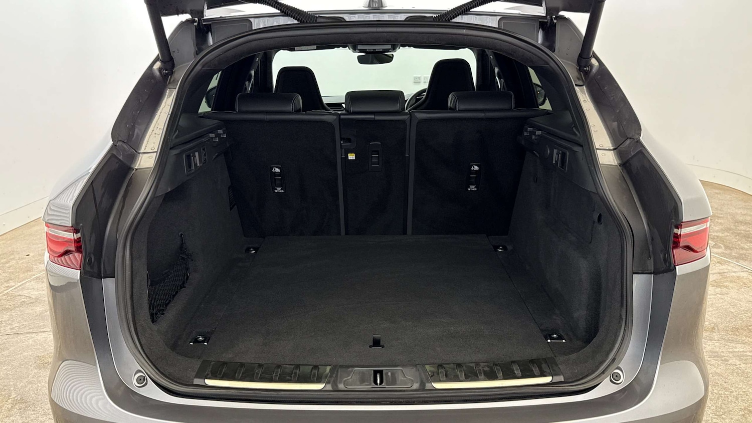 Used Jaguar F-Pace 2023 for sale - 76460599: Photo 10