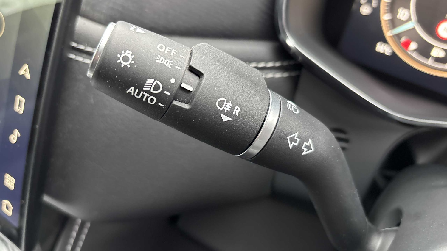 Used Jaguar F-Pace 2023 for sale - 76460599: Photo 32