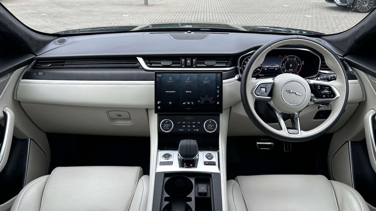 Used Jaguar F-Pace 2024 for sale - 76459854: Photo 9