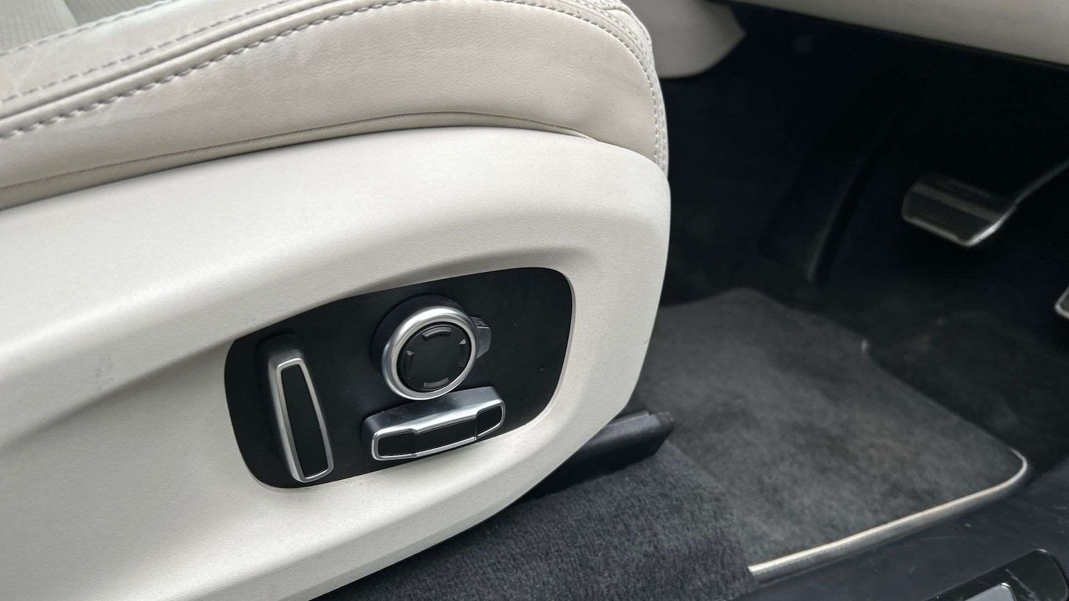 Used Jaguar F-Pace 2024 for sale - 76978892: Photo 23