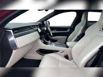 Used Jaguar F-Pace 2024 for sale - 76460448: Photo