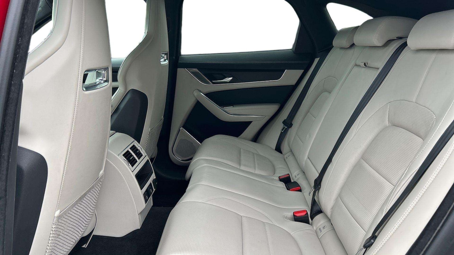 Used Jaguar F-Pace 2024 for sale - 76460448: Photo 4