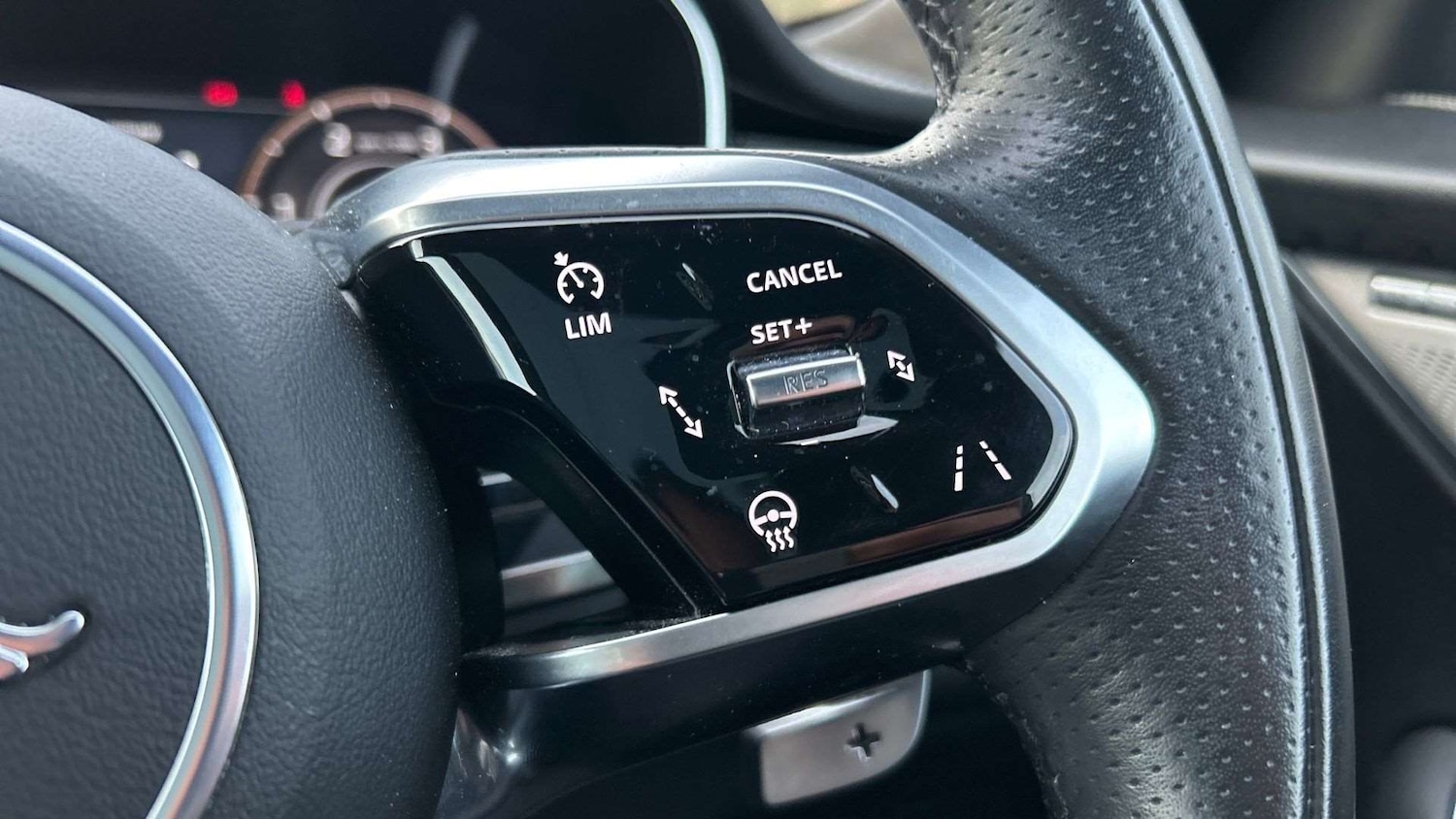 Used Jaguar F-Pace 2021 for sale - 76564543: Photo 28