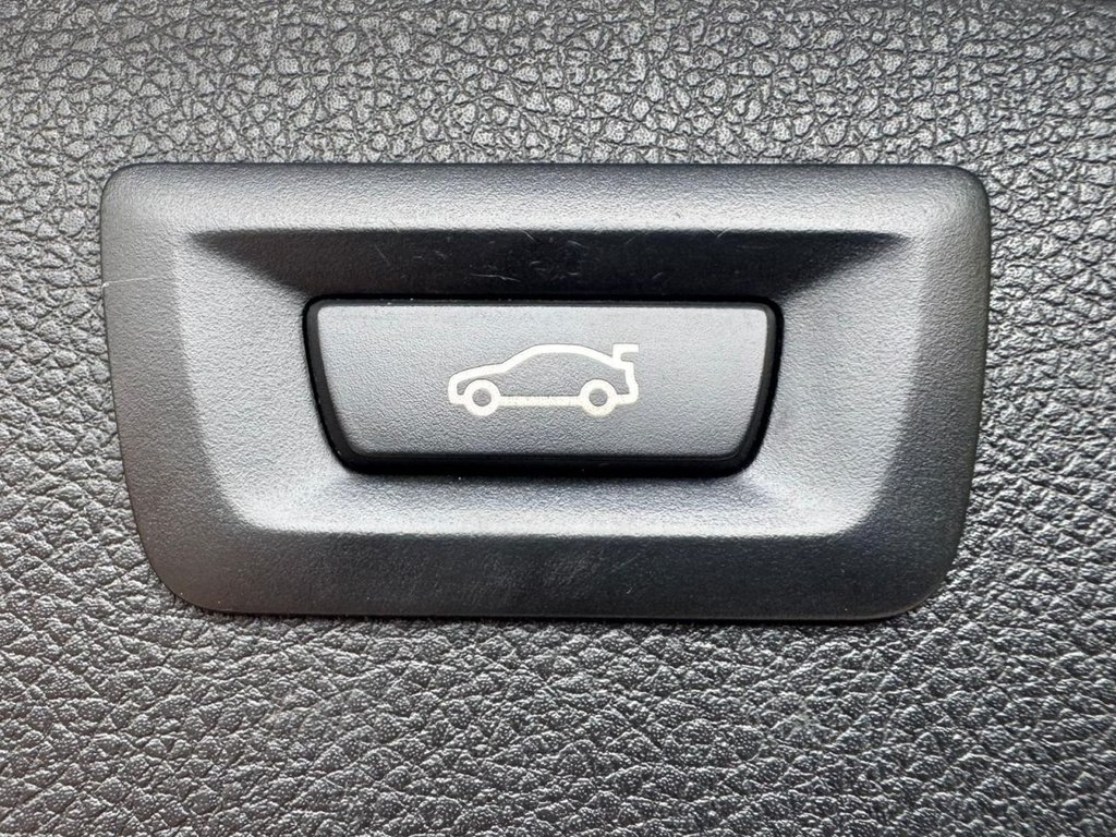 Used BMW 3 Series 2016 for sale - 77764789: Photo 39