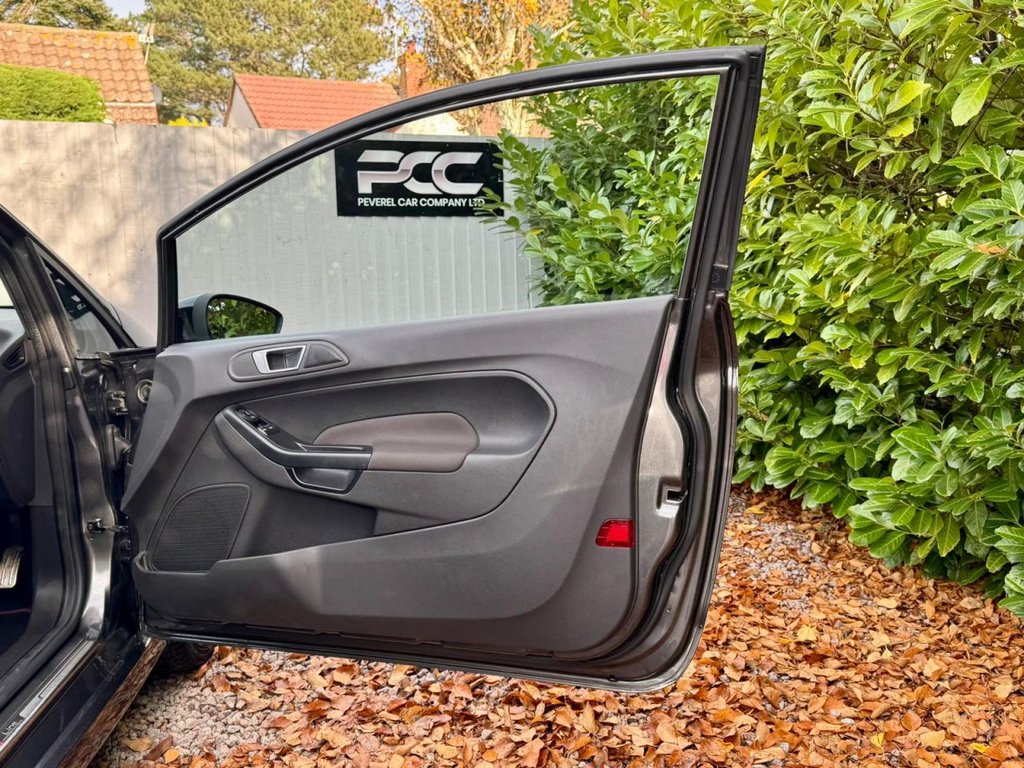 Used Ford Fiesta 2017 for sale - 76582563: Photo 38