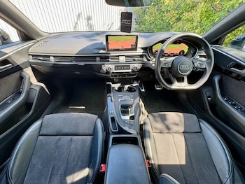 Used Audi A4 Avant 2019 for sale - 78401003: Photo