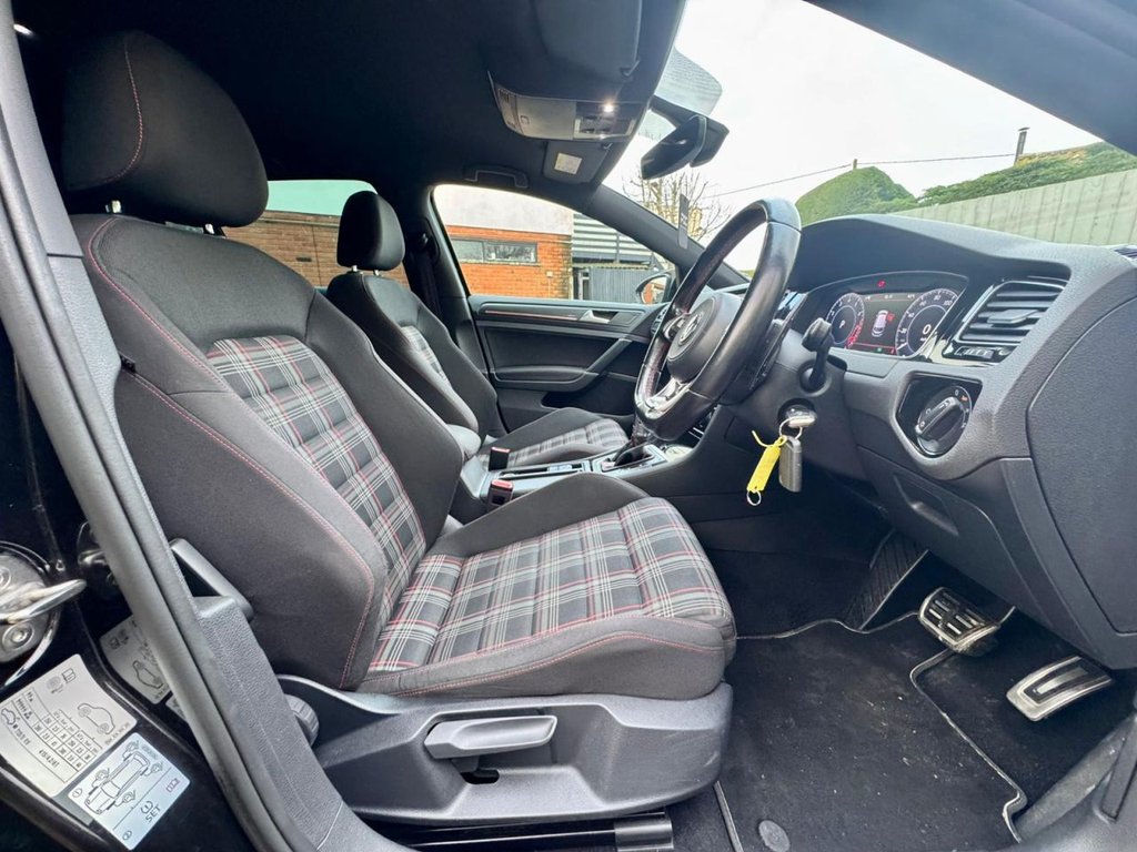 Used Volkswagen Golf 2017 for sale - 76855144: Photo 49