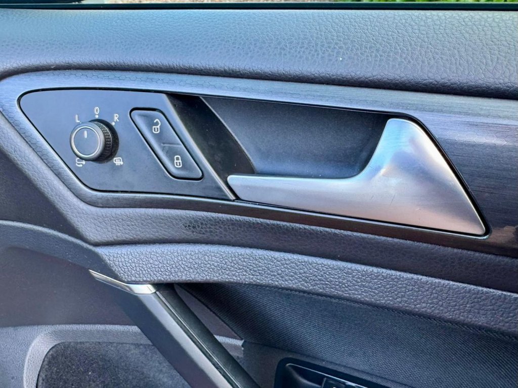 Used Volkswagen Golf 2017 for sale - 76855144: Photo 77