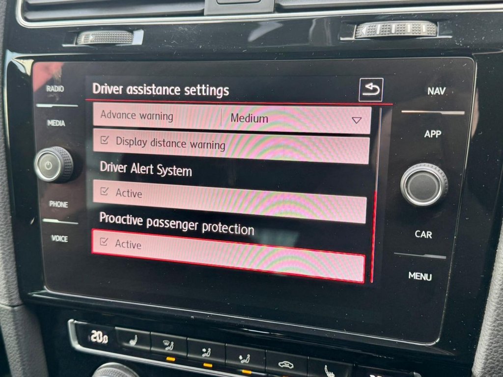 Used Volkswagen Golf 2017 for sale - 76855144: Photo 90