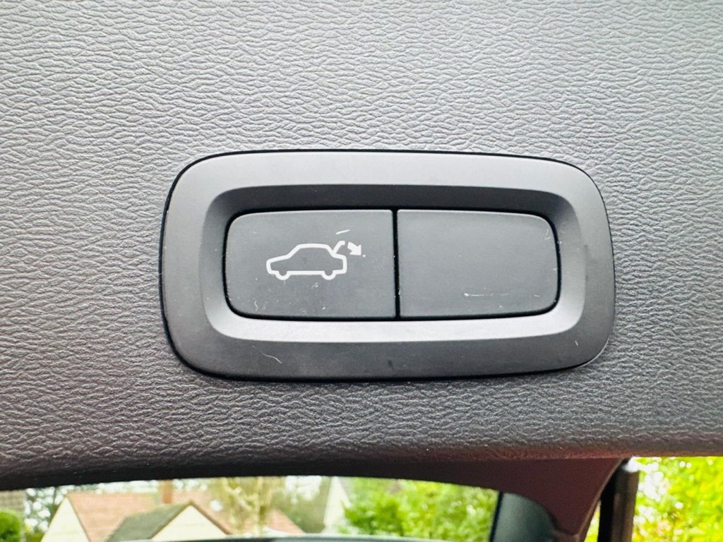 Used Volvo XC40 2021 for sale - 77293325: Photo 39