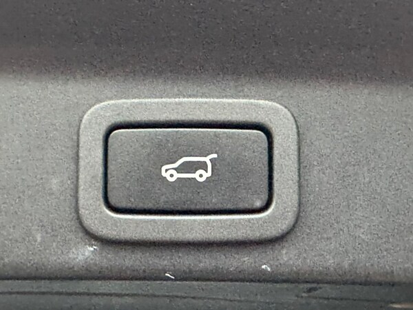 Used Jaguar F-Pace 2016 for sale - 76162867: Photo 40